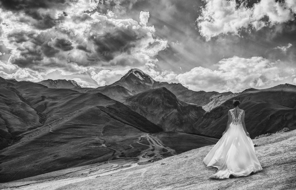 Невеста в горах Казбек