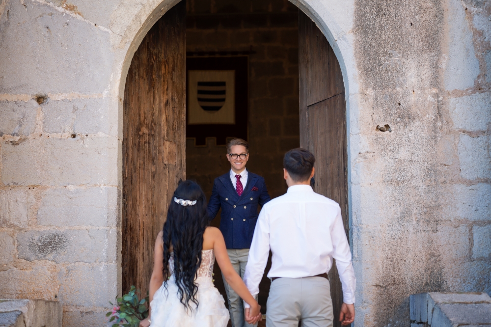 Поли и Гастон женятся в испанском городе Пенискола