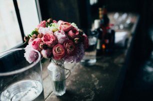 Пионовая классика в строгом лофте