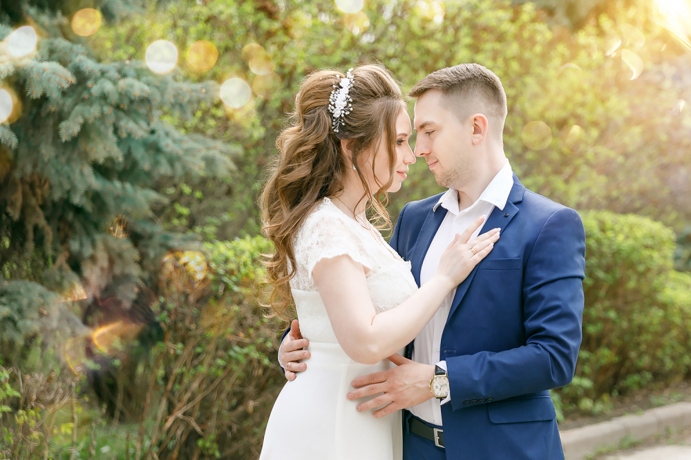 Свадебная прогулка, жених и невеста, Липецк. Фотограф Галина Шляховая.