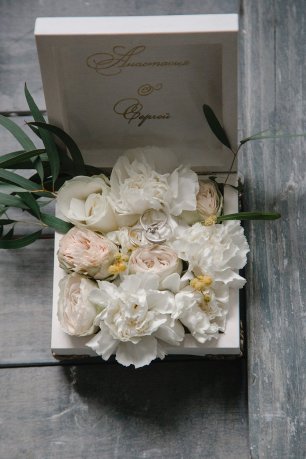 Коробочка для колец с цветами