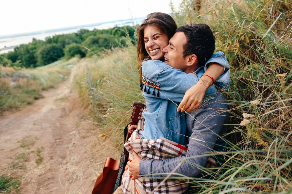 LOVE STORY
Я встречал много людей, которые боятся глупо или странно выглядеть на фотографии. По разным причинам. Бывает из-за того, что над этим могут посмеяться, или воспринять, как несерьезного человека.