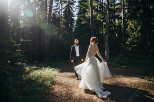 Свадьба в лесу