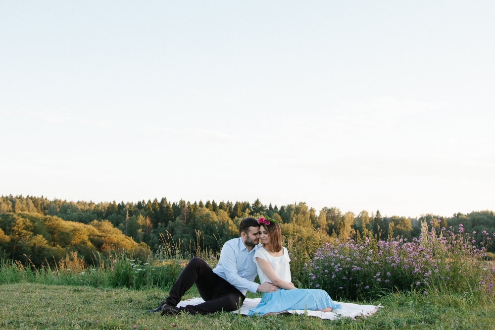 Предсвадебная прогулка на природе