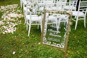 Надпись на зеркале