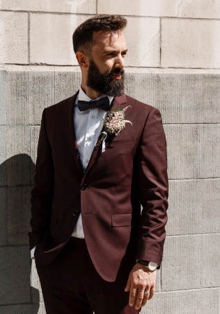 бордовый костюм жениха, фотограф ЛЕНА ЗАЩИТИНА