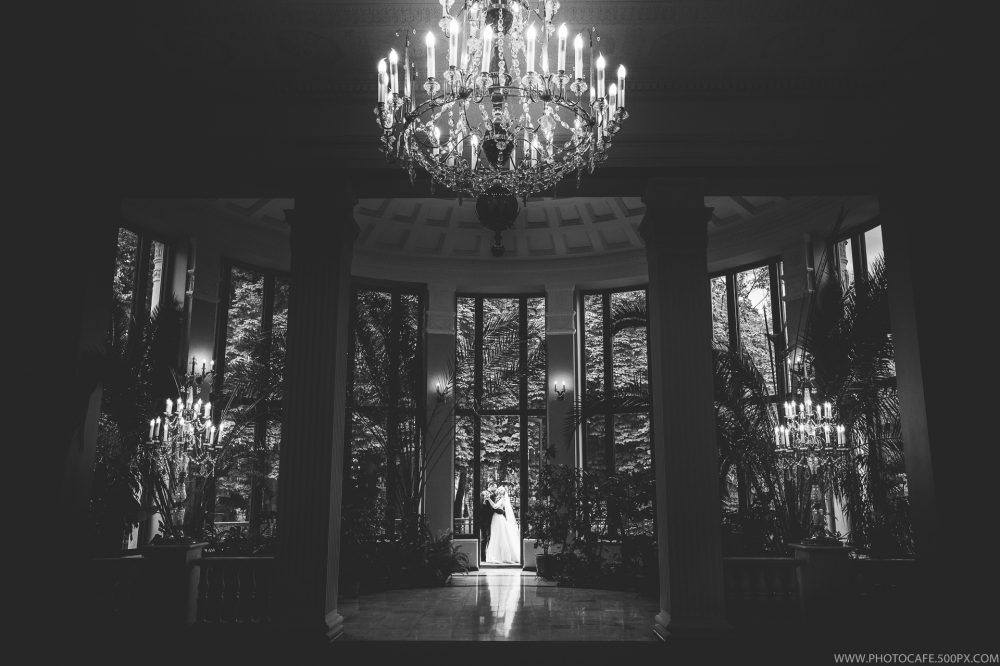 
Свадебный & lovestory фотограф в Минске и Москве.

Создаю волшебные, солнечные и жизнерадостные моменты жизни вместе с вами :)

Тел/Viber/WhatsApp: +375 29 649-10-31 

http://antonkuznetsov.pro 