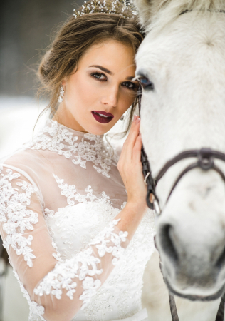 темные губы невесты, фотограф КИРИЛЛ КАЛЯКИН