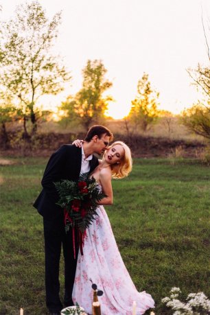 Закатная фотосессия жениха и невесты