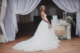 Пышное свадебное платье принцессы