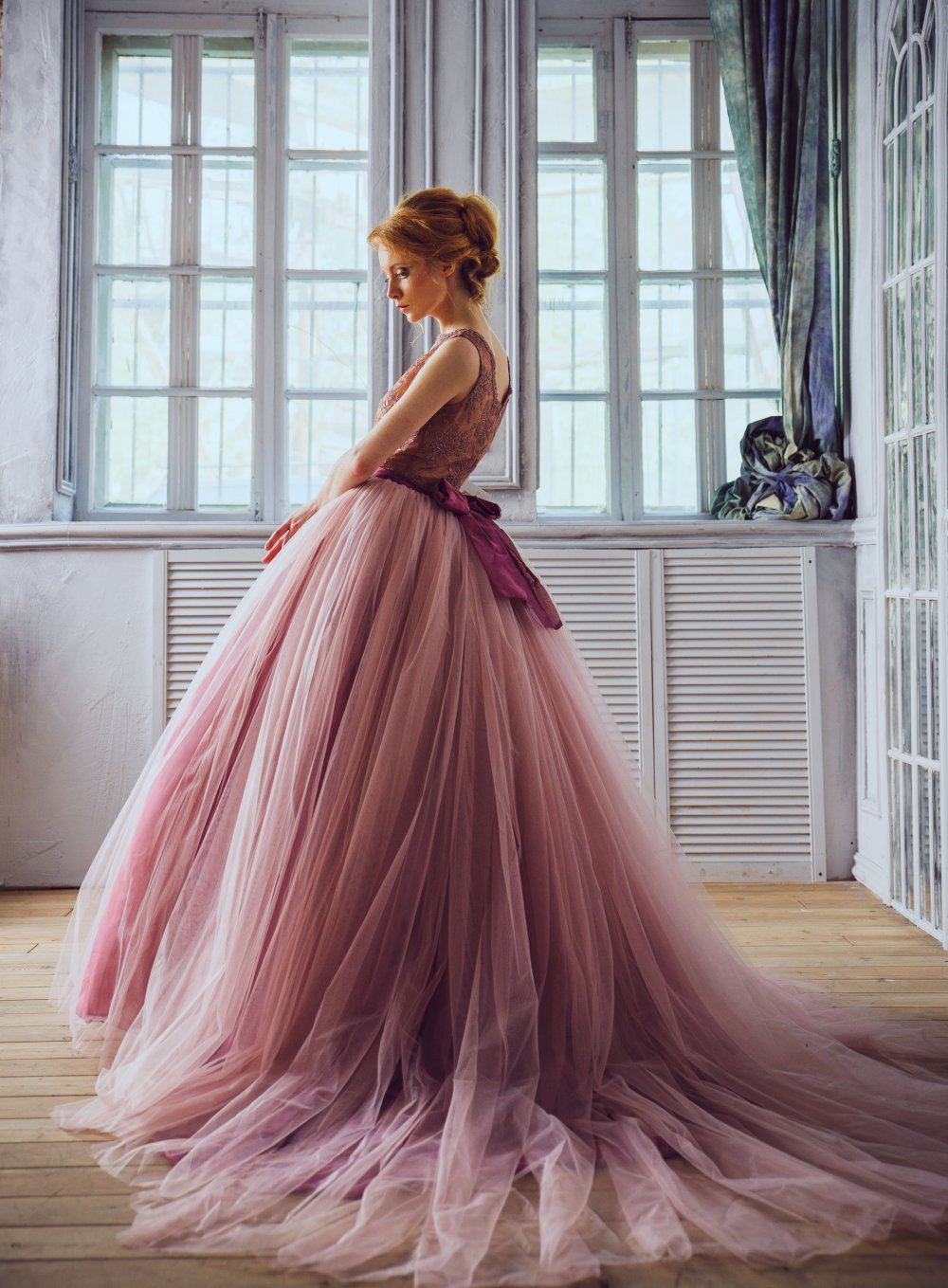 Пышное свадебное платье в розовых тонах