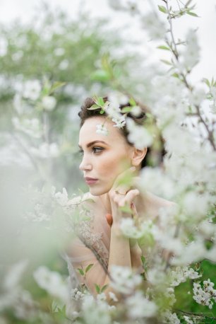 Невеста в цветах