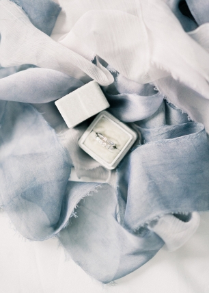 Бархатная коробочка для колец