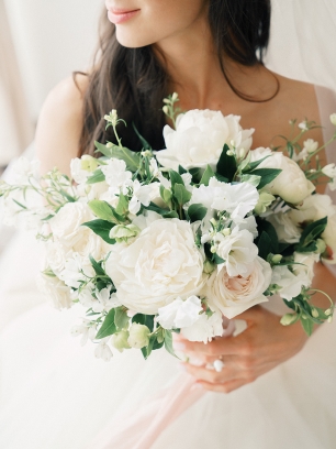 Букет невесты из белых цветов