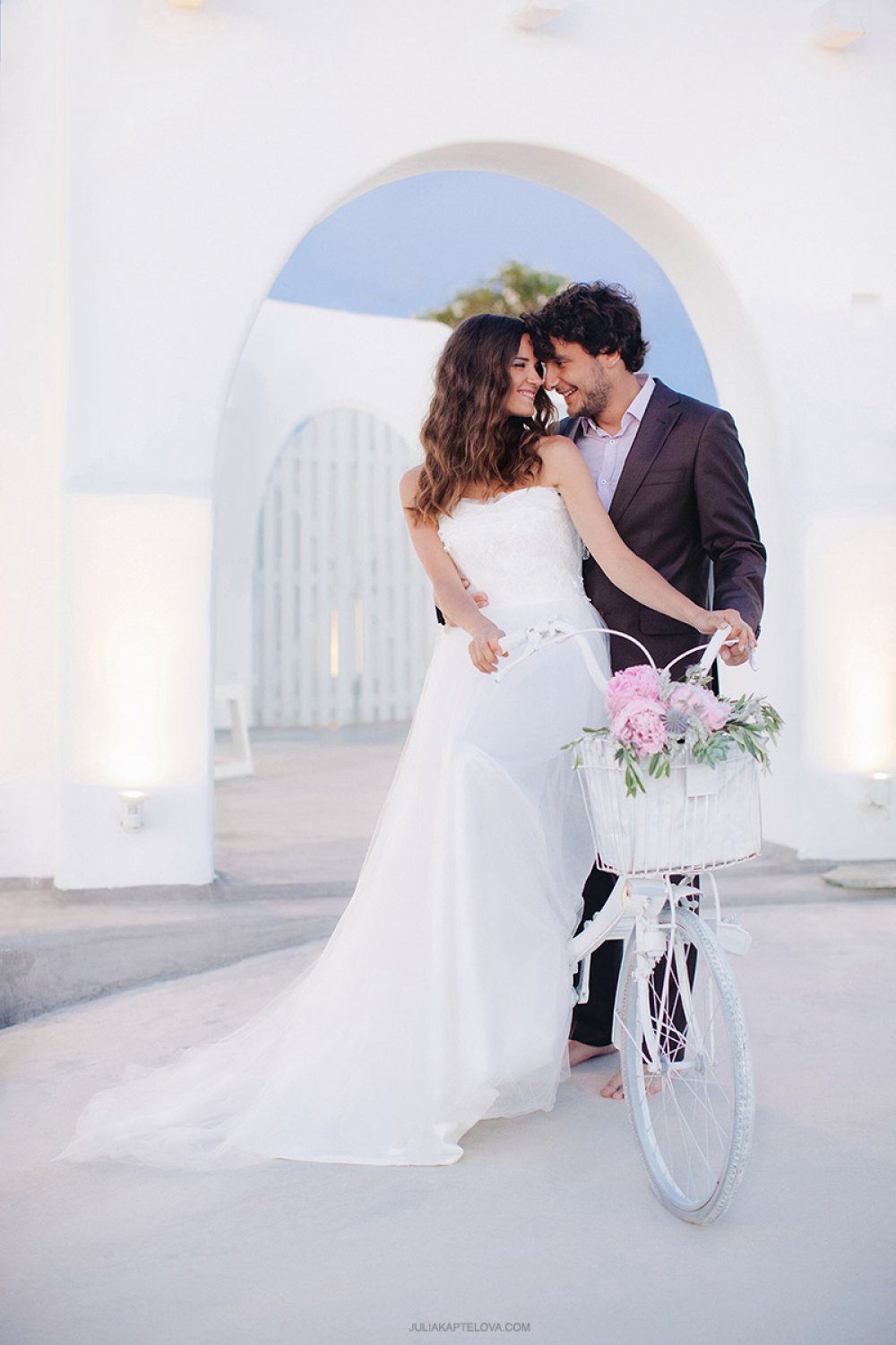 Велосипед на свадебной фотосессии