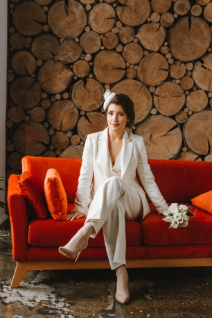 Брючный костюм невесты