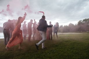 Фотосъемка с цветным дымом