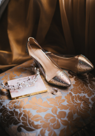 блестящие свадебные туфли, фотограф АВИЛОВА ТАТЬЯНА
