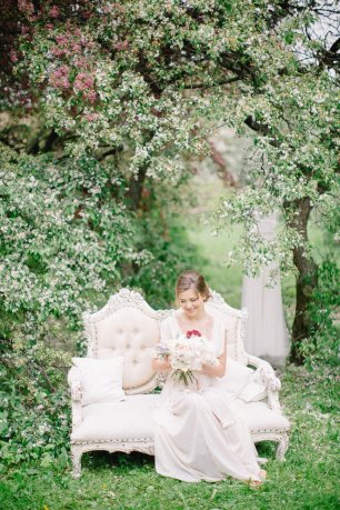 Мебель в декоре свадебной фотосессии