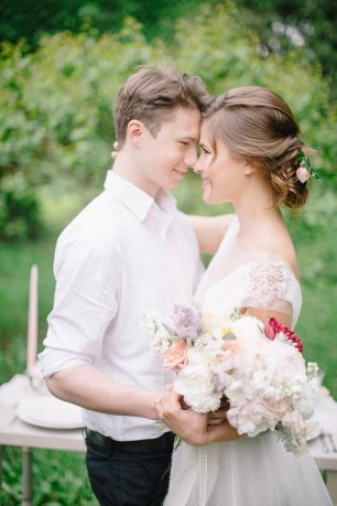 Милые молодожены