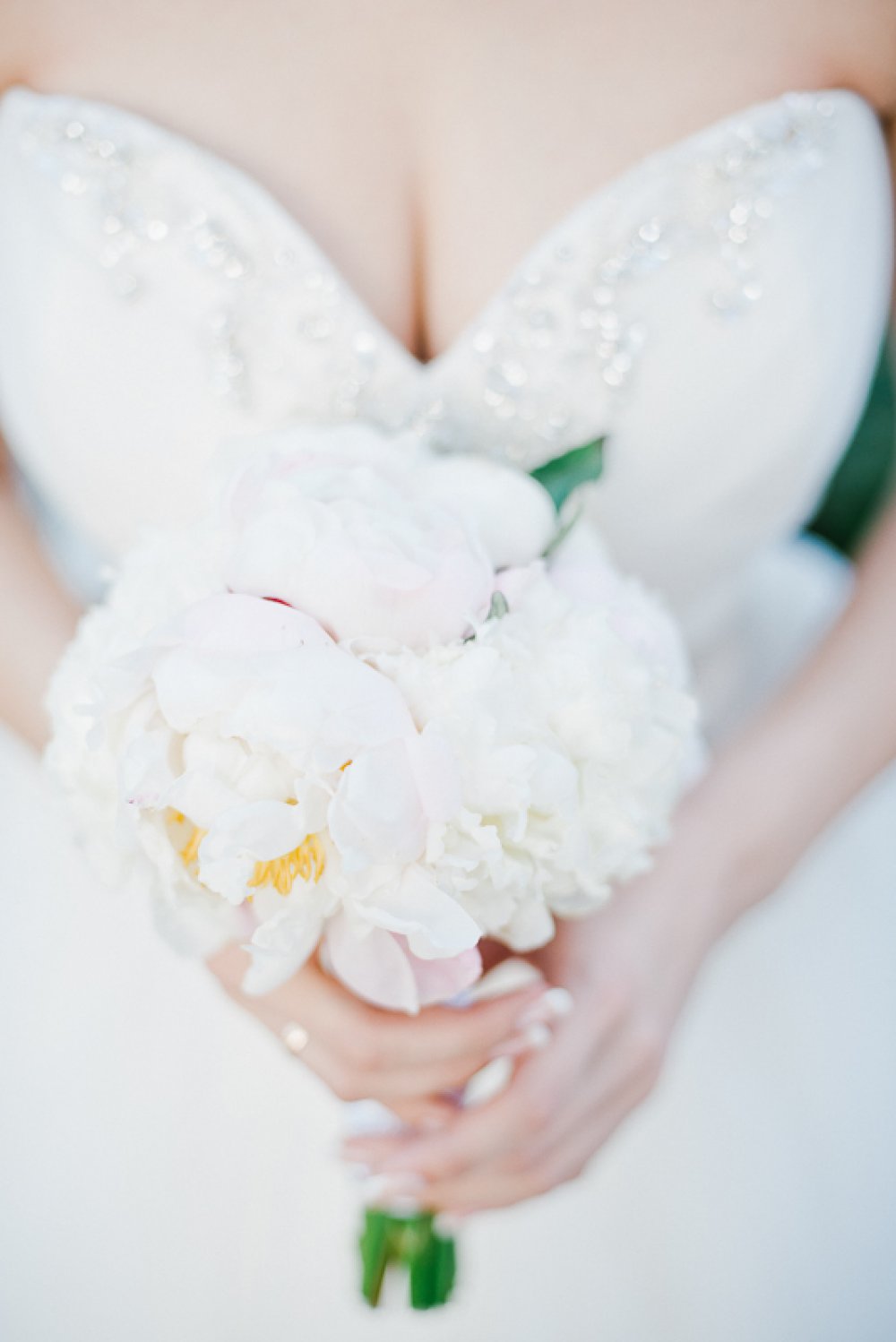 Белоснежный свадебный букет невесты