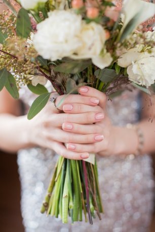 Нейтральный маникюр на свадьбу