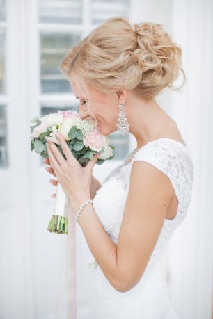 Нежно-розовый свадебный букет