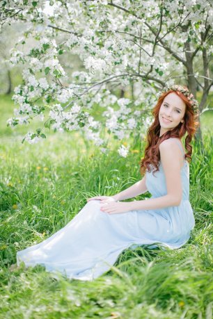 В яблоневом саду