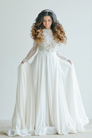 Платье невесты с длинным рукавом