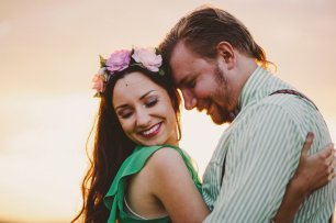 Фотосессия-лавстори на закате. Милые жених и невеста