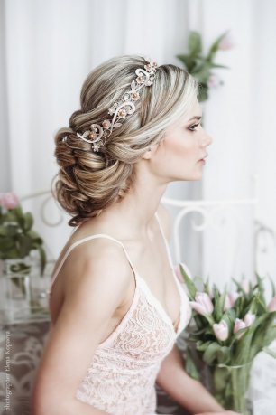 Изящная прическа невесты