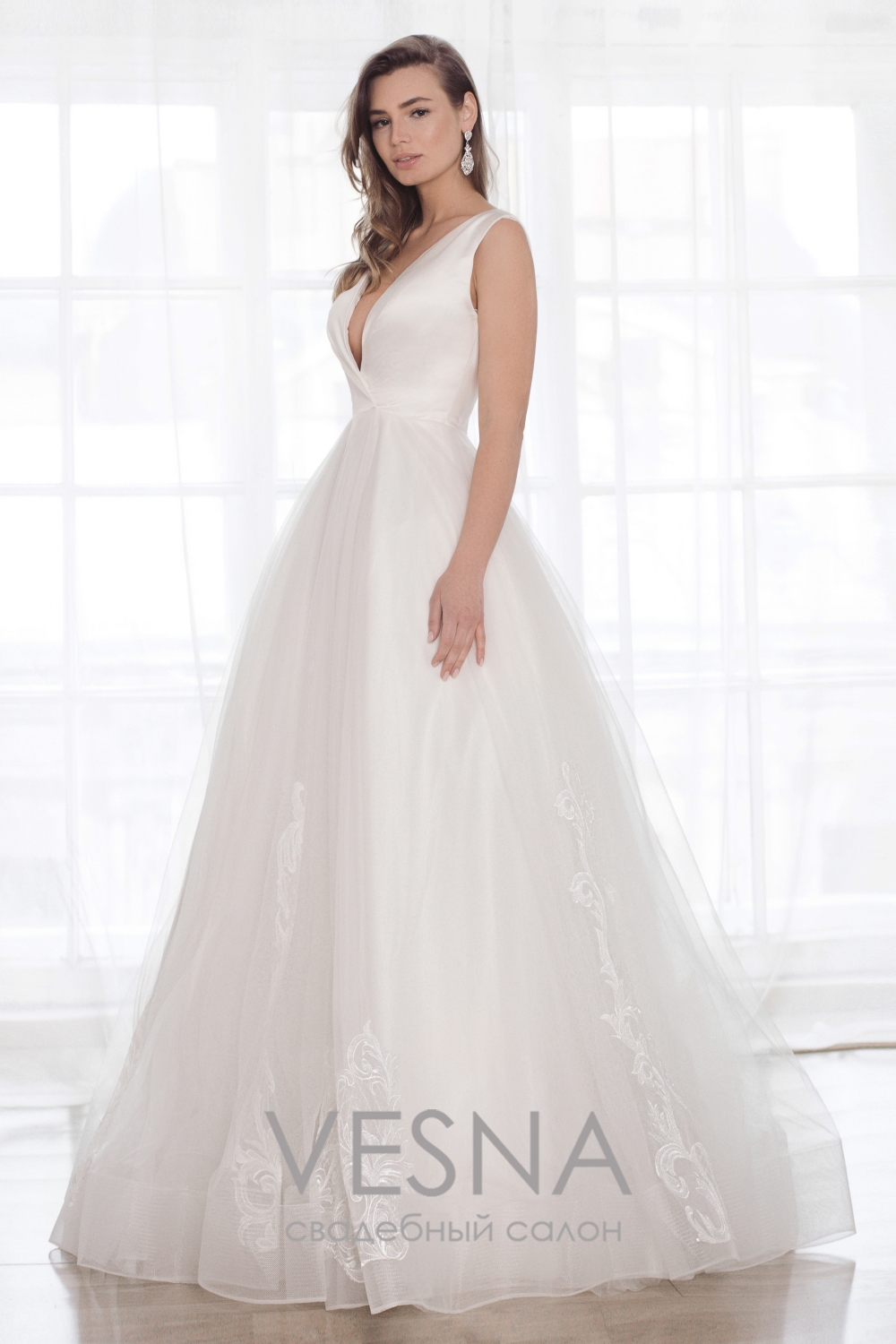 Свадебное платье Одри Люкс. Свадебный салон Весна