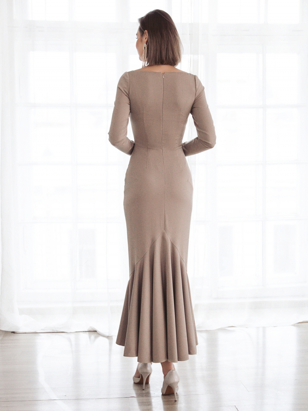 Вечернее платье Габриэль Беж

Узнайте подробнее об этой модели на нашем сайте:
https://www.vesnawedding.ru/katalog-svadebnyh-platev/..