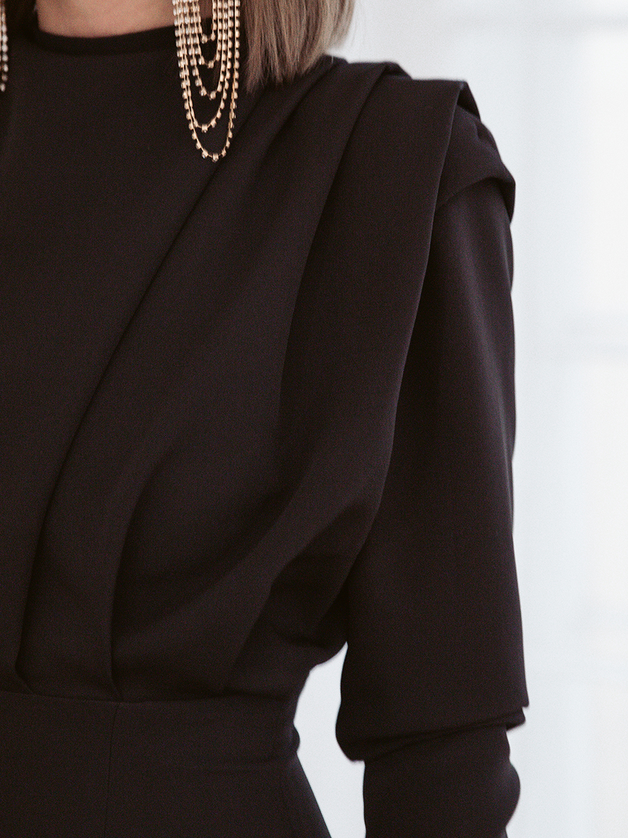 Вечернее платье Джина Блэк
Узнайте подробнее об этой модели на нашем сайте:
https://www.vesnawedding.ru/katalog-svadebnyh-platev/..