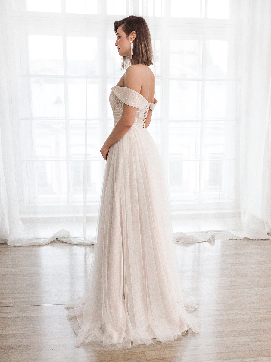 Свадебное платье Маргори
Узнайте подробнее об этой модели на нашем сайте:
https://www.vesnawedding.ru/katalog-svadebnyh-platev/..