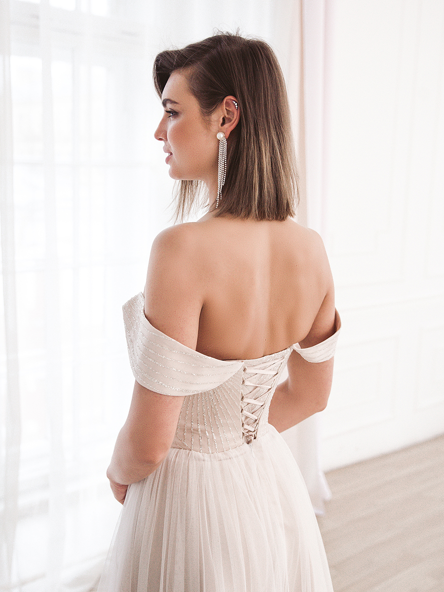 Свадебное платье Маргори
Узнайте подробнее об этой модели на нашем сайте:
https://www.vesnawedding.ru/katalog-svadebnyh-platev/..