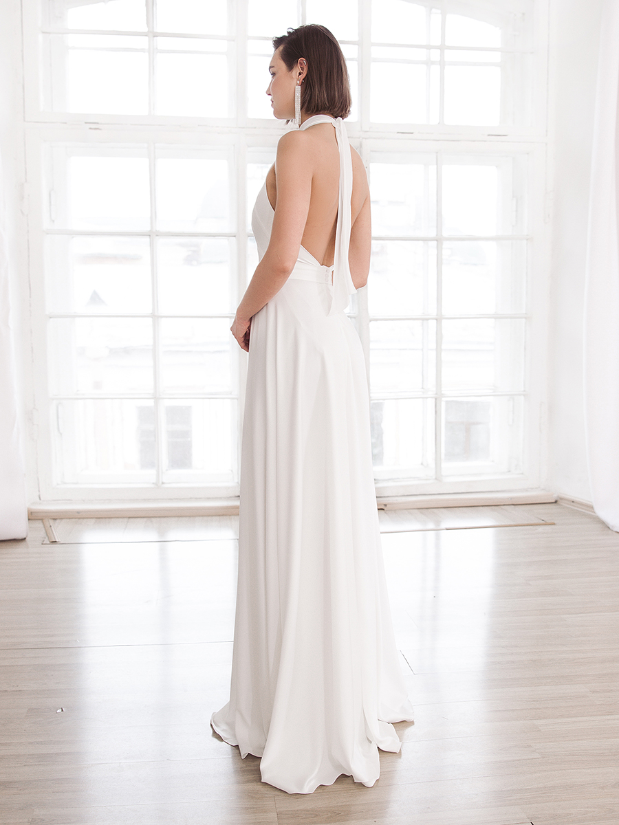 Узнайте подробнее об этой модели на нашем сайте: https://www.vesnawedding.ru/katalog-svadebnyh-platev/..

Скидка действует при покупке в первый день примерки.