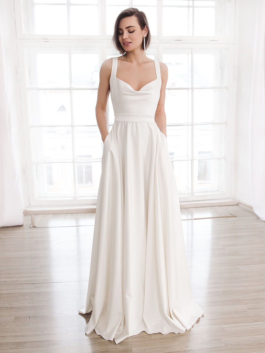 Узнайте подробнее об этой модели на нашем сайте: https://www.vesnawedding.ru/katalog-svadebnyh-platev/..

Скидка действует при покупке в первый день примерки.