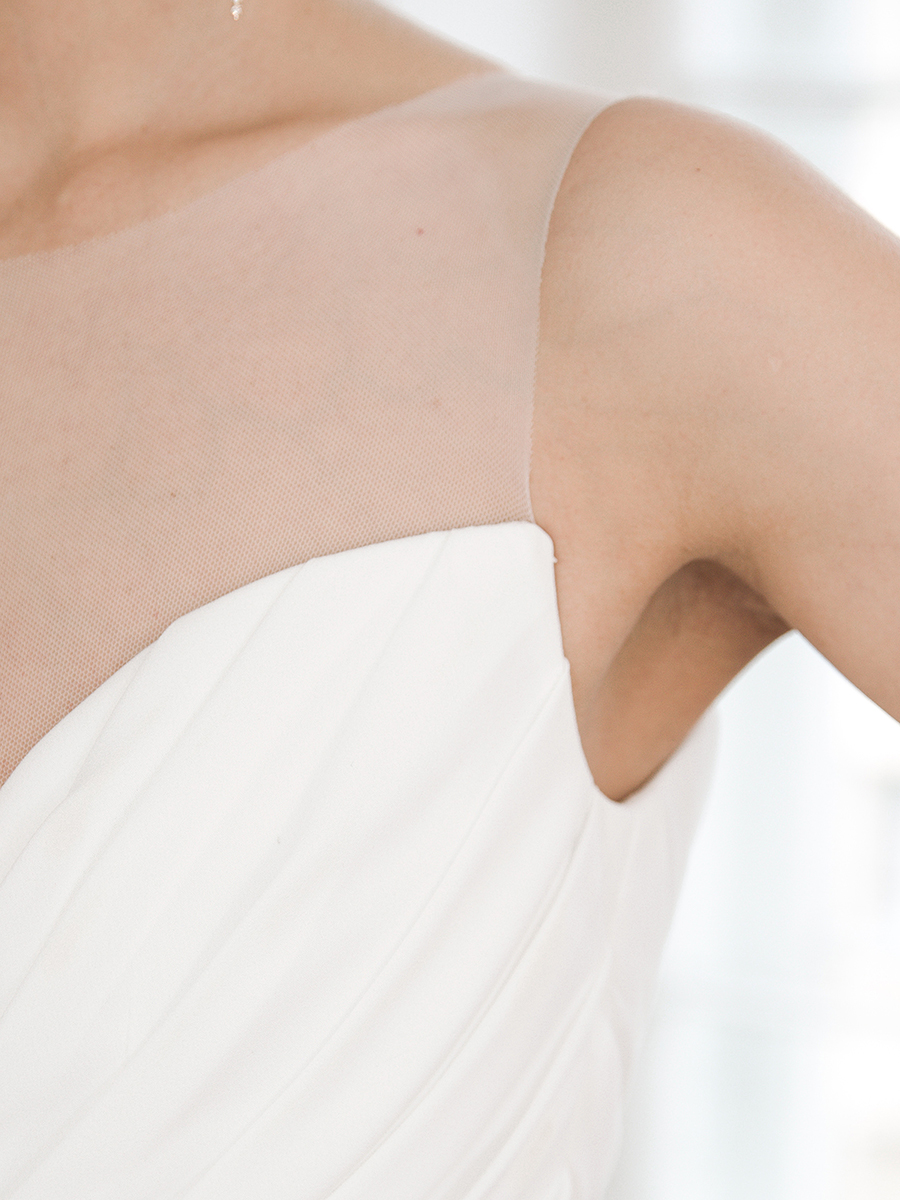 Узнайте подробнее об этой модели на нашем сайте: https://www.vesnawedding.ru/katalog-svadebnyh-platev/..

Скидка действует при покупке в первый день примерки.