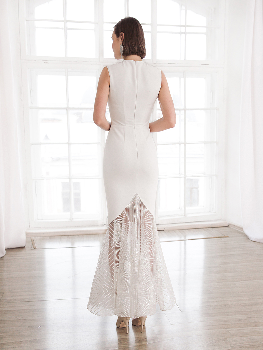 Узнайте подробнее об этой модели на нашем сайте: https://www.vesnawedding.ru/katalog-svadebnyh-platev/..

Скидка действует при покупке в первый день примерки.