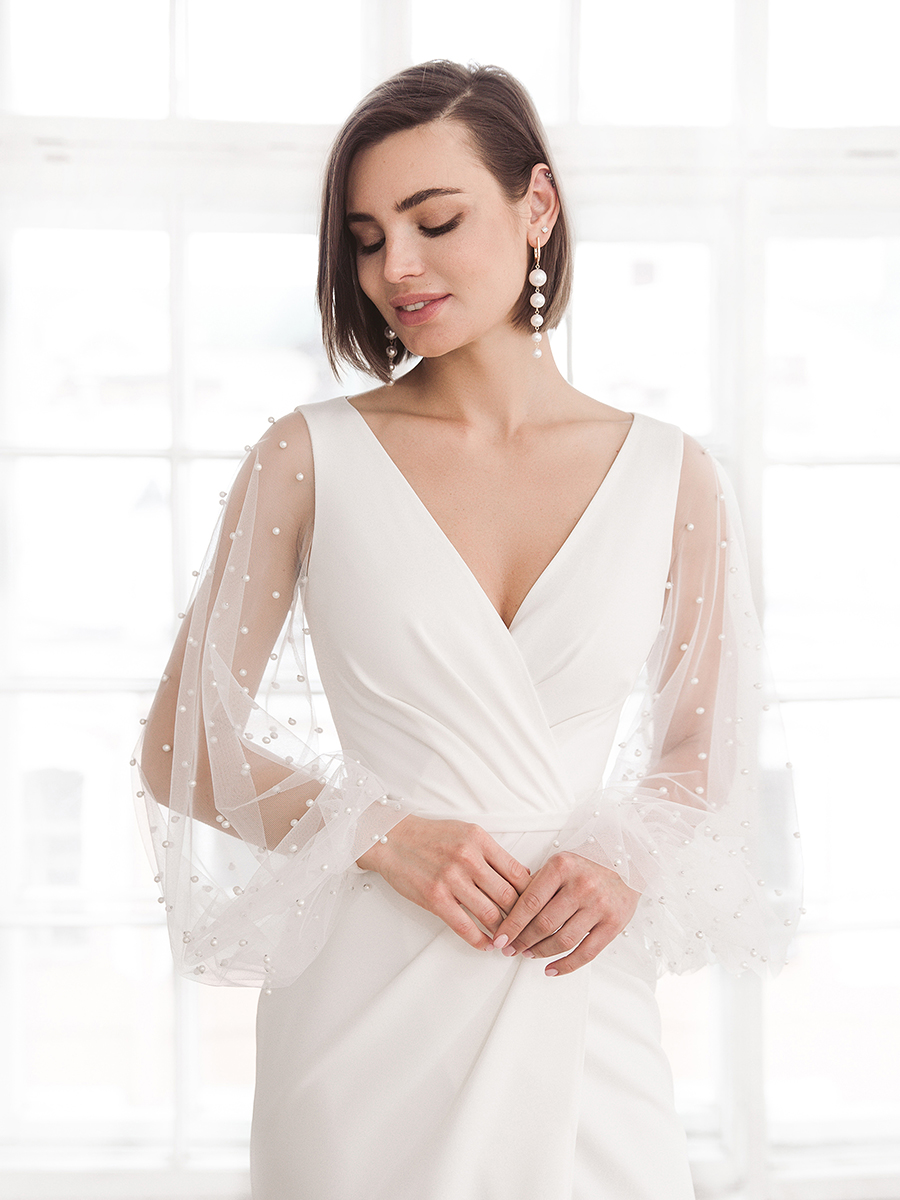 Узнайте подробнее об этой модели на нашем сайте: https://www.vesnawedding.ru/katalog-svadebnyh-platev/..

Скидка действует при покупке в первый день примерки.