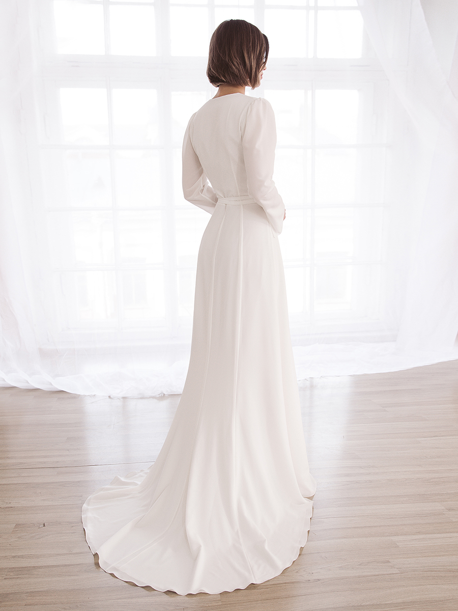 Узнайте подробнее об этой модели на нашем сайте: https://www.vesnawedding.ru/katalog-svadebnyh-platev/..

Скидка действует при покупке в первый день примерки.
