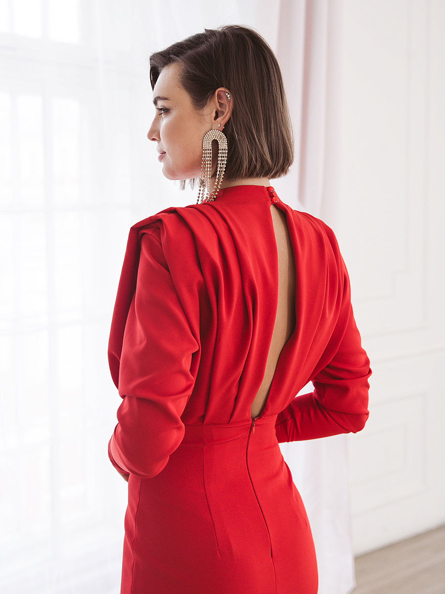 Узнайте подробнее об этой модели на нашем сайте:
https://www.vesnawedding.ru/katalog-svadebnyh-platev/..

Скидка действует при покупке в первый день примерки.