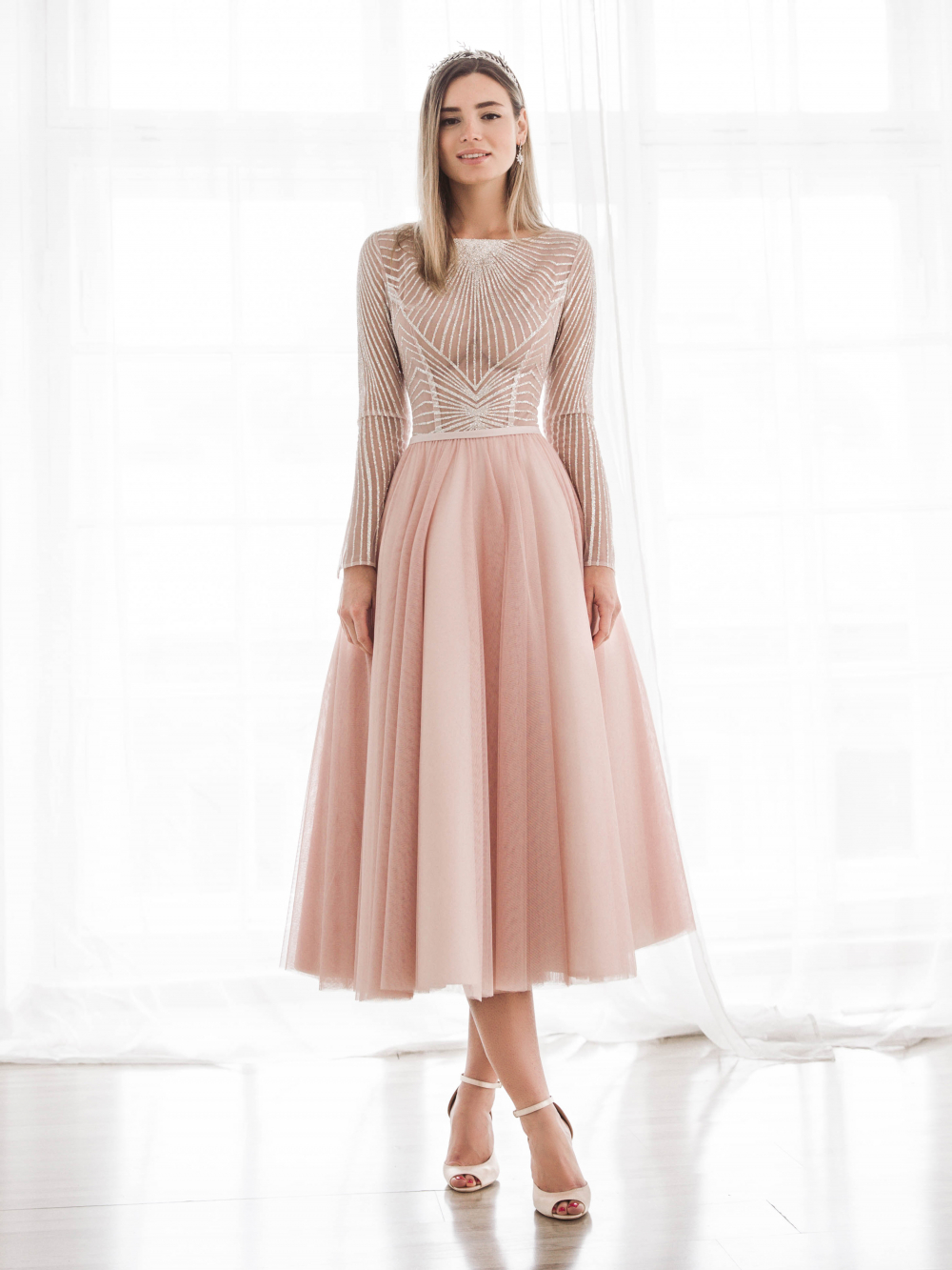 Свадебное платье Аврора Роуз
Узнайте подробнее об этой модели на нашем сайте:
https://www.vesnawedding.ru/katalog-svadebnyh-platev/..