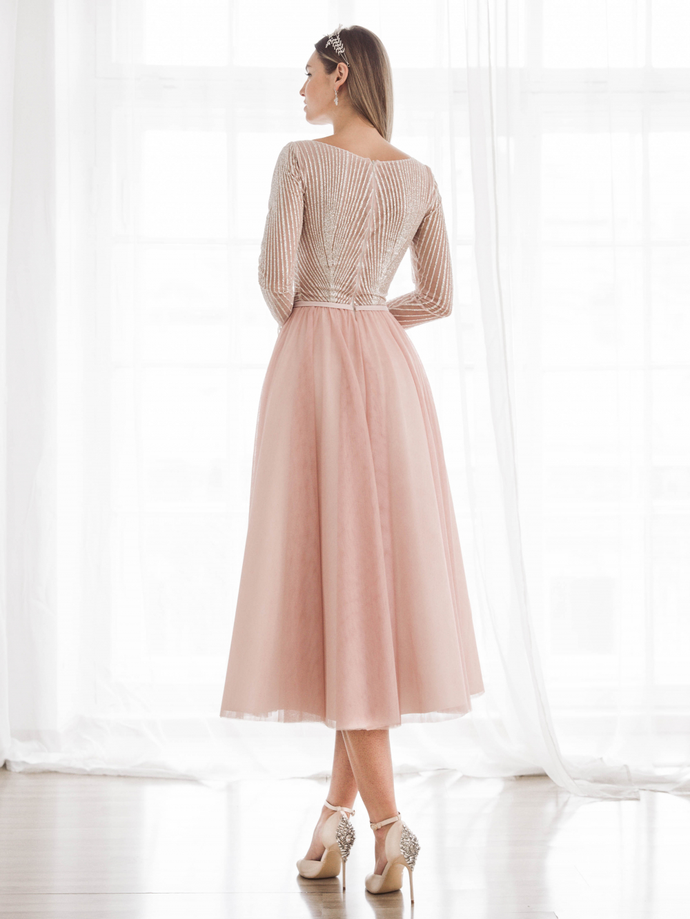 Свадебное платье Аврора Роуз
Узнайте подробнее об этой модели на нашем сайте:
https://www.vesnawedding.ru/katalog-svadebnyh-platev/..