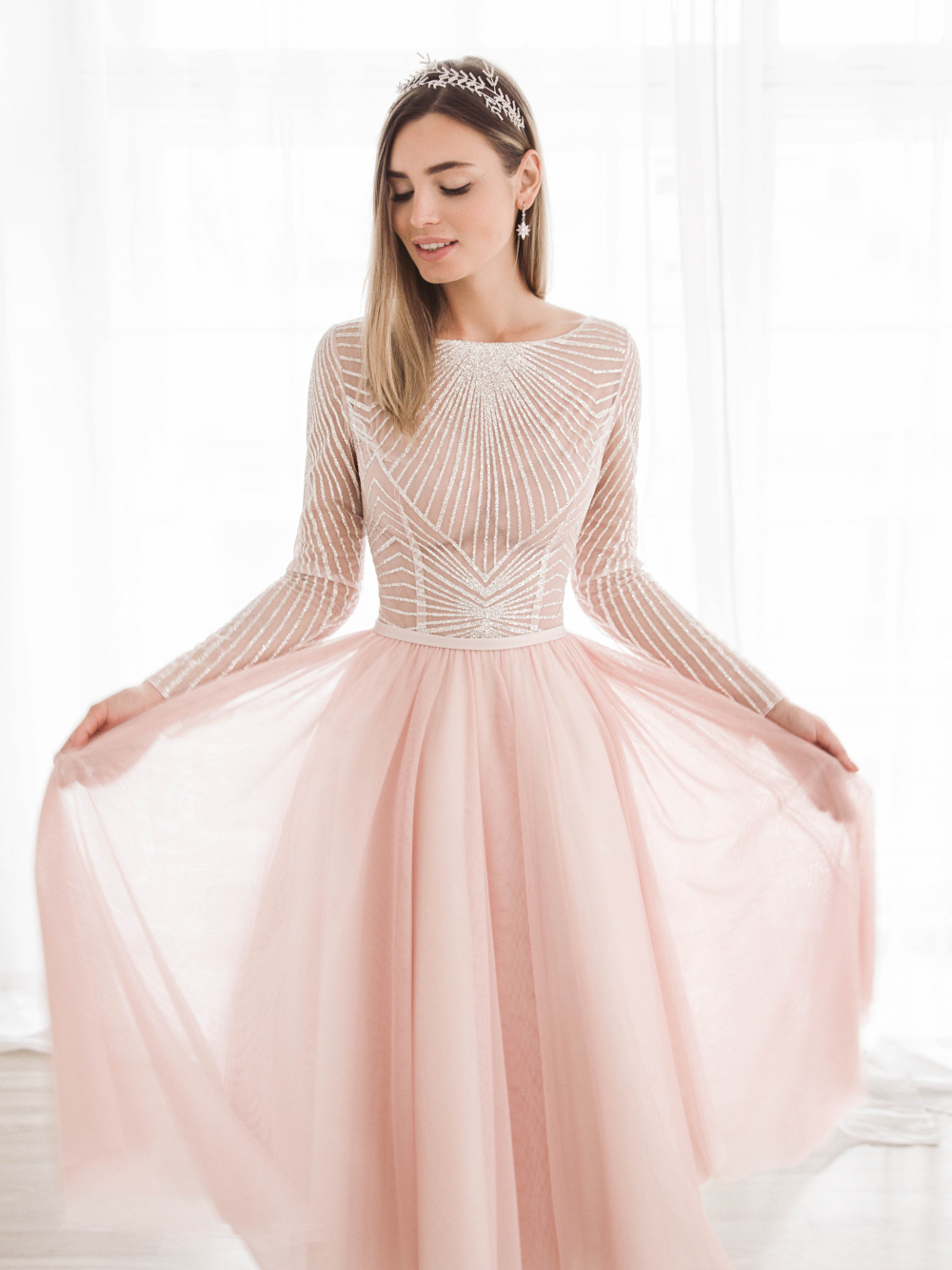 Свадебное платье Аврора Роуз
Узнайте подробнее об этой модели на нашем сайте:
https://www.vesnawedding.ru/katalog-svadebnyh-platev/..