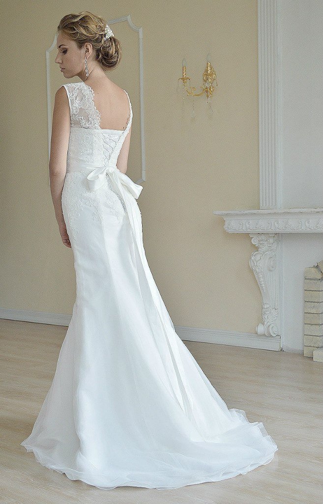 Свадебное платье Адрианна-2
http://www.vesnawedding.ru/katalog-svadebnyh-platev/svadebnoe-plate-adrianna-2