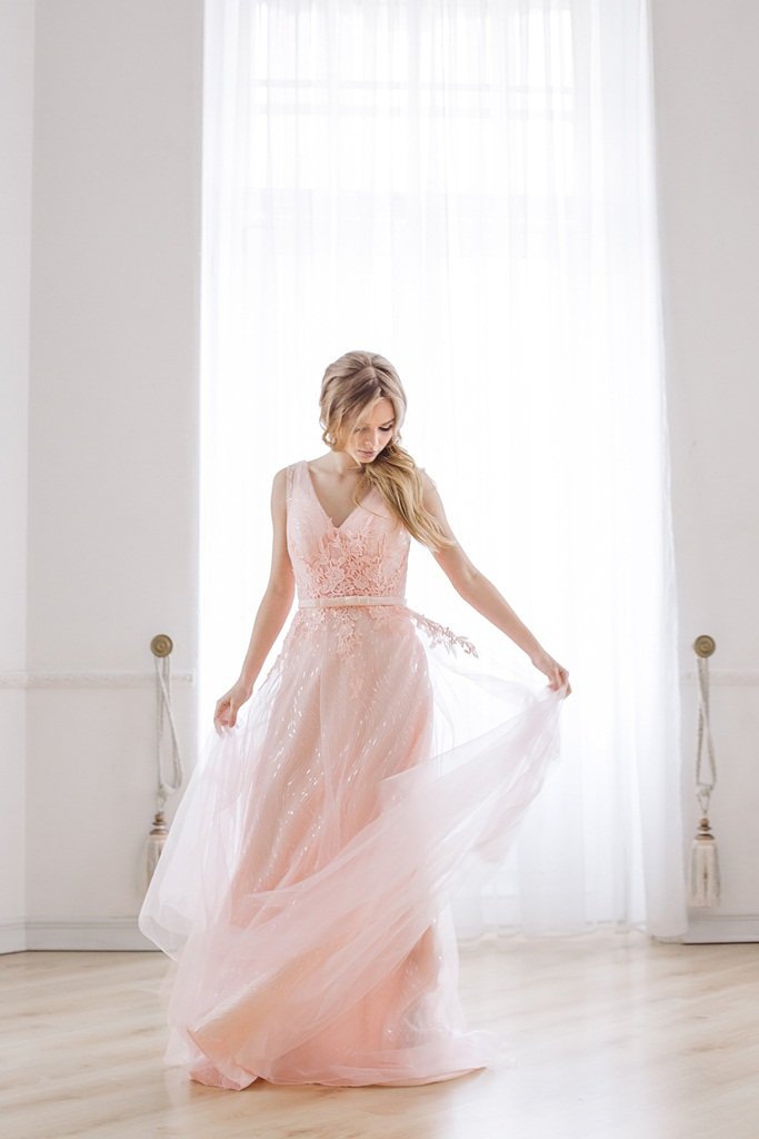 Свадебное платье Рузана
http://www.vesnawedding.ru/katalog-svadebnyh-platev/svadebnoe-plate-ruzana