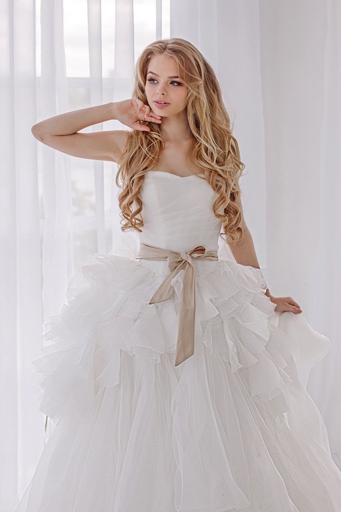 Свадебное платье Валенсия Лайт
http://www.vesnawedding.ru/katalog-svadebnyh-platev/svadebnoe-plate-valensija-lajt