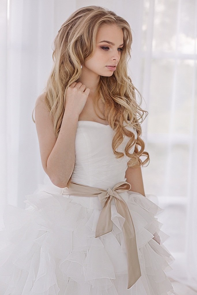 Свадебное платье Валенсия Лайт
http://www.vesnawedding.ru/katalog-svadebnyh-platev/svadebnoe-plate-valensija-lajt